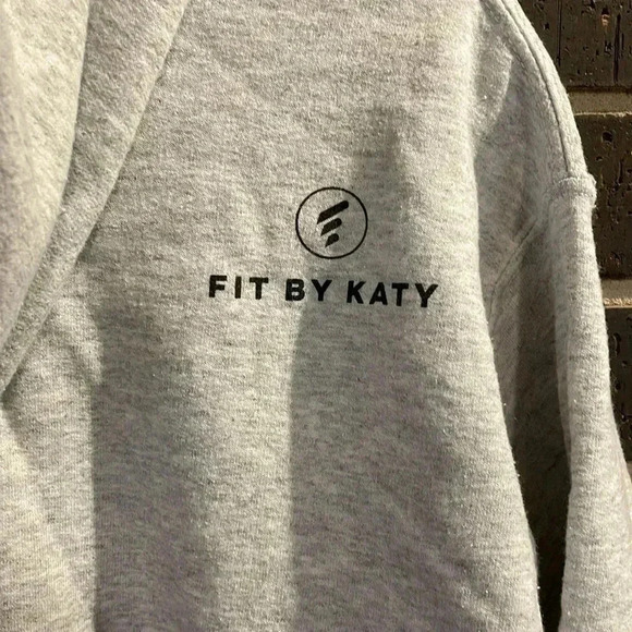 Fit By Katy Branded Gray Gildan Hoodie Kangaroo Pocket Women’s Small - Picture 6 of 6